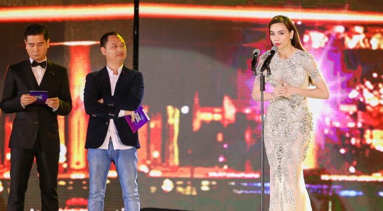 Ho Ngoc Ha doat cu dup giai thuong o Zing Music Awards 2016